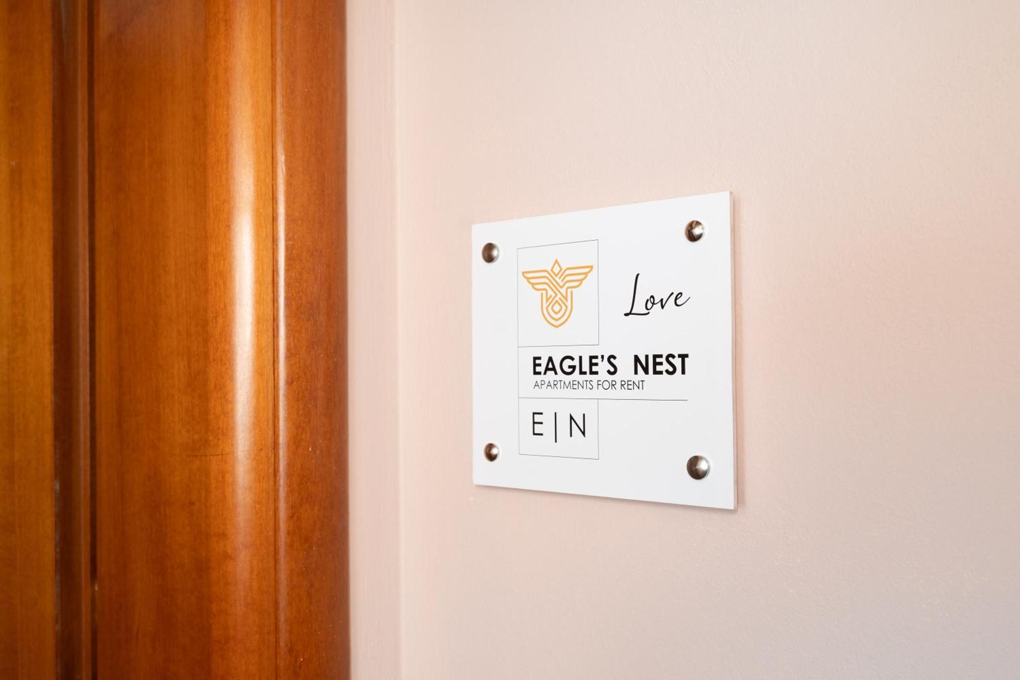 Eagle'S Nest City Apartments 아이기오 외부 사진